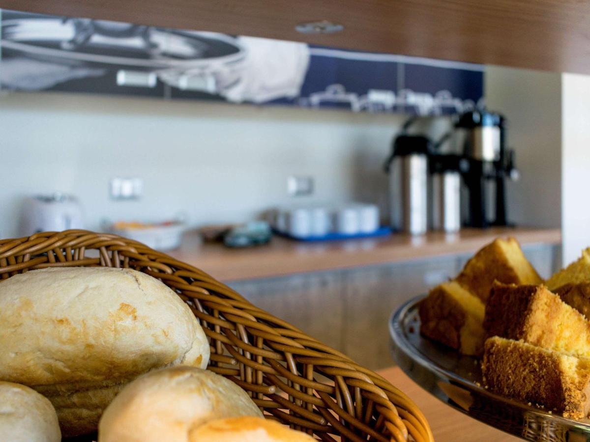 Ibis Budget Calama Esterno foto