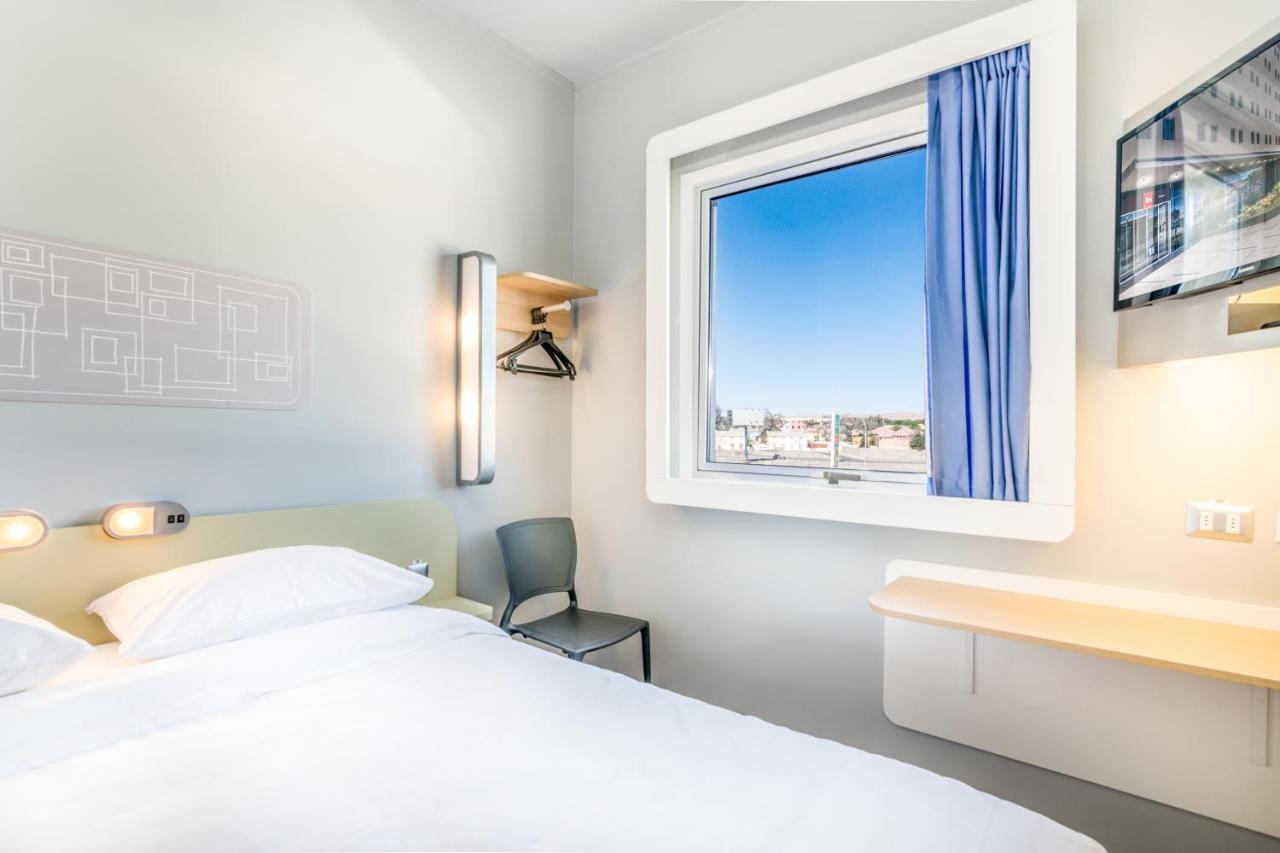 Ibis Budget Calama Esterno foto